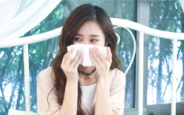 Jun Vũ bật khóc tại fan meeting đầu tiên, tiết lộ quá khứ từng… bán hàng online Ảnh 2