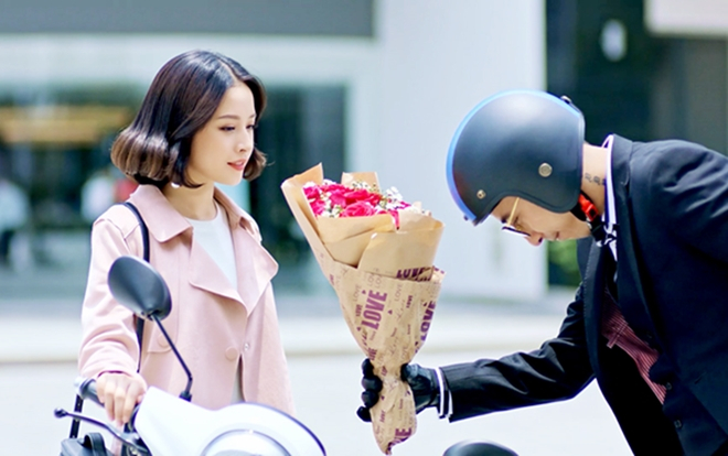 Rò rỉ hình ảnh Only C và Chi Pu 'hẹn hò' bằng xe máy Ảnh 2