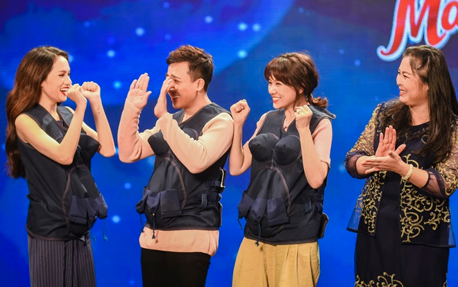 Dở khóc dở cười với loạt thử thách khó nhằn đầu tiên cho các cặp đôi 'mang bầu' Ảnh 2