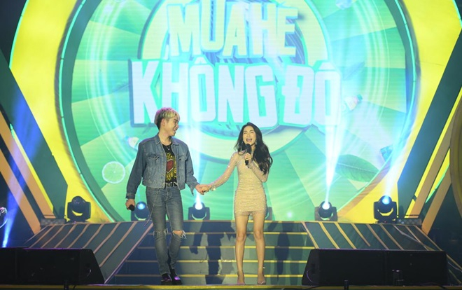 Gia đình 'hoa dâm bụt' khuấy đảo sân khấu Mùa hè không độ tại Hà Nội Ảnh 2