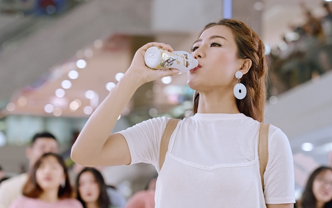 Các tín đồ bất ngờ với sản phẩm trà sữa đóng chai 'made in Việt Nam' mới ra mắt Ảnh 2