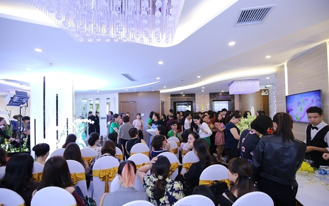 Thu Cuc Mega Beauty Center ‘vỡ trận’ ngày khai trương vì hơn 1.500 người tham dự Ảnh 2