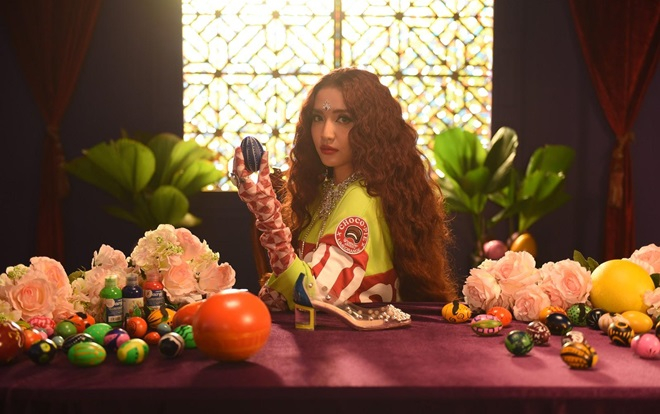 Bích Phương: Ăn Chocopie cũng không quên 'thần thái' chanh sả như thế này! Ảnh 2