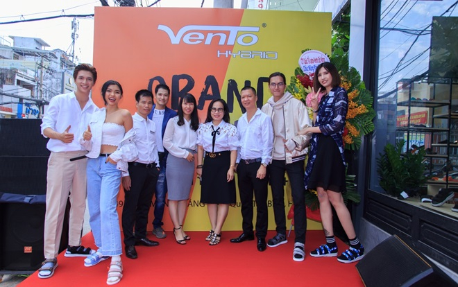 Không dùng người nổi tiếng làm mẫu đại diện, thương hiệu giày dép VENTO vẫn được giới trẻ Sài thành săn lùng ráo riết Ảnh 2