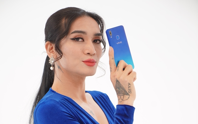 Loạt ảnh khiến con gái cũng ghen tị với sắc vóc của BB Trần Ảnh 2