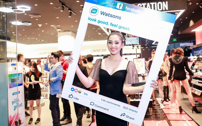 Hoa hậu Tiểu Vy hội ngộ dàn hot face Việt trong sự kiện khai trương Watsons Việt Nam Ảnh 2