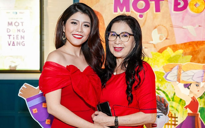 NSƯT Kim Xuân và con dâu diện váy ton-sur-ton dự ra mắt phim Ảnh 2