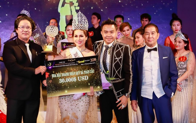 Ca sĩ Thùy Dương bất ngờ đăng quang ngôi vị Hoa hậu Ảnh 2