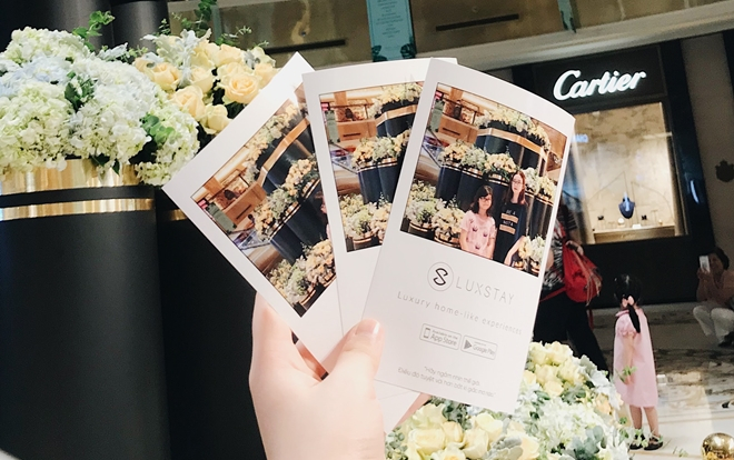 Giới trẻ Hà Nội đua nhau check-in tại phố đi bộ nhận quà 'khủng' từ Luxstay Ảnh 2