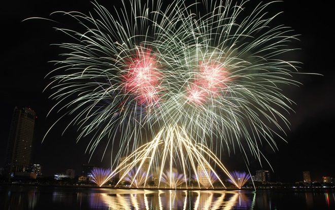 Ngoài pháo hoa, Đà Nẵng có nhiều điều mới mẻ hè này Ảnh 2