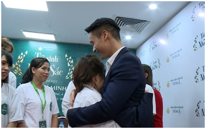 Nam vương Cao Xuân Tài: 'Dù ai cứng rắn nhất cũng không thể nào kiềm lòng khi thấy những hoàn cảnh khó khăn' Ảnh 2