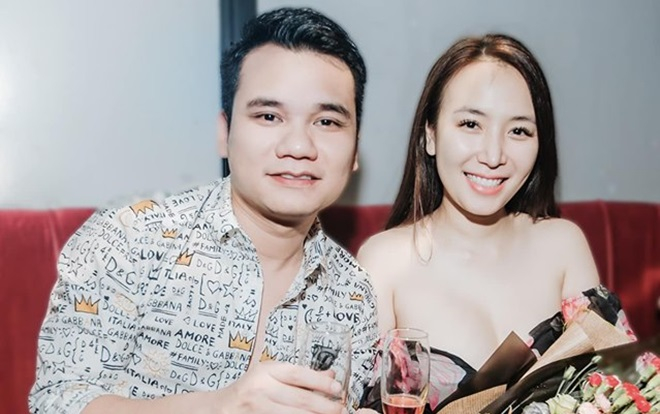 Sau Dương Khắc Linh, đến Khắc Việt tổ chức tiệc bất ngờ cho vợ tại Club Lounge triệu đô Ảnh 2