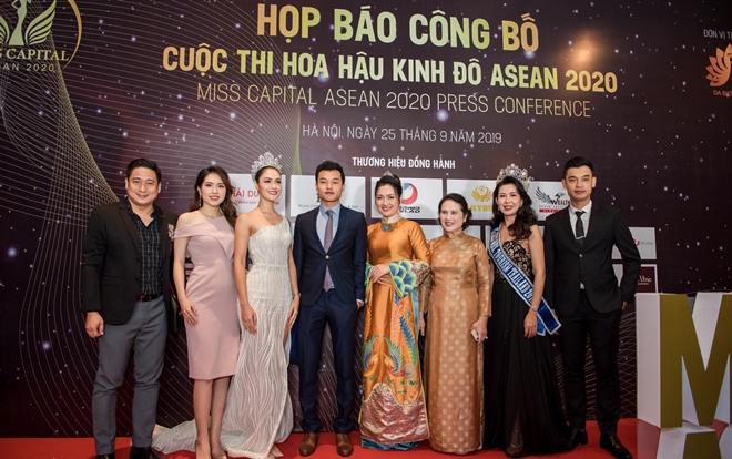 Đại diện cố vấn Hoa Hậu Kinh Đô nổi bật tại họp báo Ảnh 2