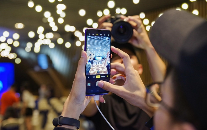 Không khí sôi động trong sự kiện offline Realfans trước ngày ra mắt Realme 5 Seríe tại Việt Nam Ảnh 2