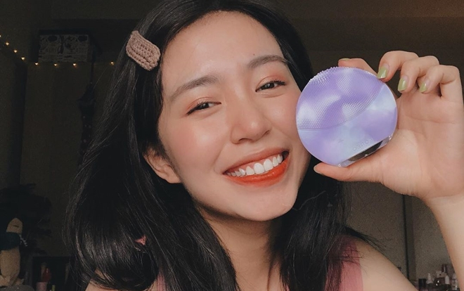 Mặt hết mụn, da đẹp đỉnh cao nhưng hoá ra các beauty blogger đều bị 'bỏ bùa' bởi máy rửa mặt FOREO Ảnh 2