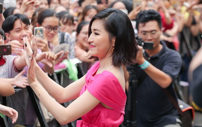 Cập nhật fansign Bích Phương 25/10: Bỗng 'bánh bèo' hết nấc, fanchart 'rần rần' slogan Đi đu đưa đi Ảnh 2