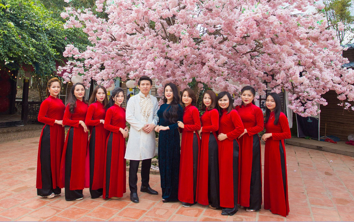 CEO Nguyễn Thị Ánh cùng tập thể nhân viên Harthor Group rạng rỡ trong bộ hình đầu xuân Canh Tý 2020 Ảnh 2