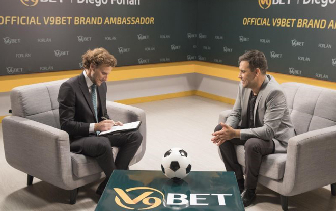 Diego Forlán làm gì sau khi giải nghệ? Ảnh 2