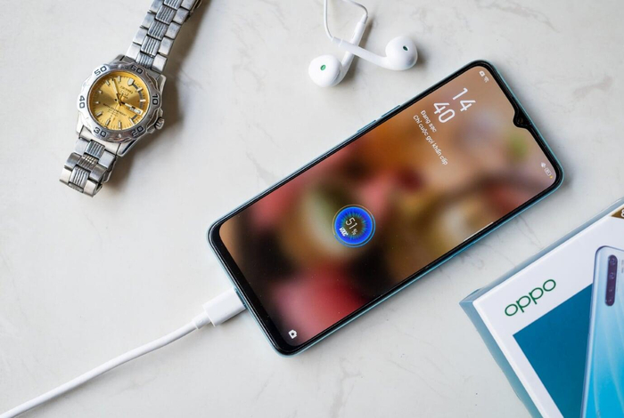 Smartphone pin khủng hay thiết kế đẹp sẽ chiếm được cảm tình của bạn?