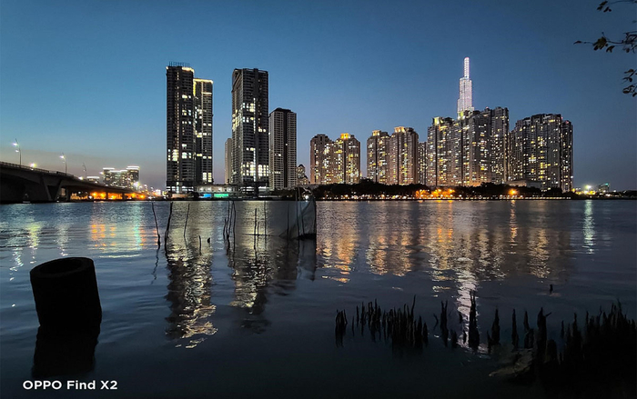 Không chỉ có camera cực chuẩn, bạn còn có một màn hình sắc nét để thưởng thức mọi hình ảnh và giải trí với Find X2 Ảnh 2