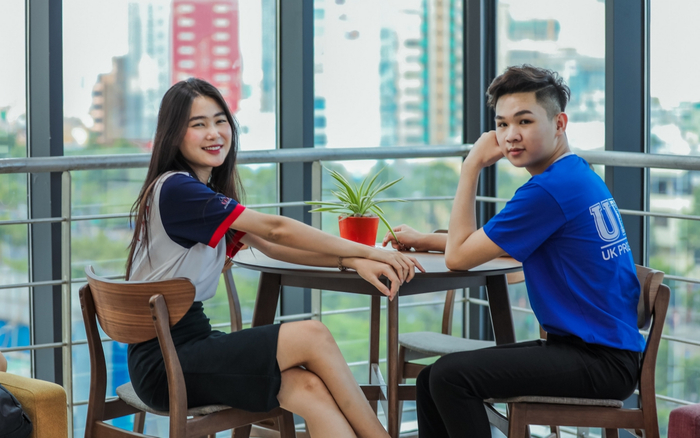 Vừa 'Back to school', sinh viên UEF đã cho ra ngay bộ ảnh sống ảo yêu trường, mến bạn! Ảnh 2