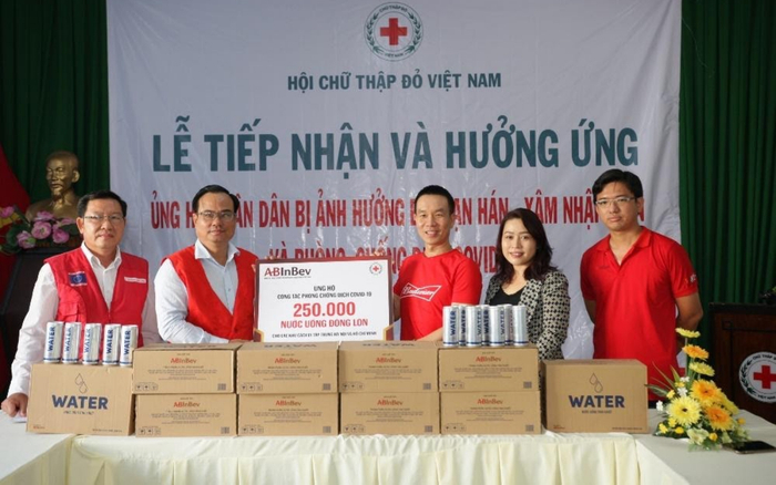 Tập đoàn bia lớn nhất Thế giới - AB InBev ủng hộ 250.000 lon nước cho các trung tâm cách ly cả nước Ảnh 2
