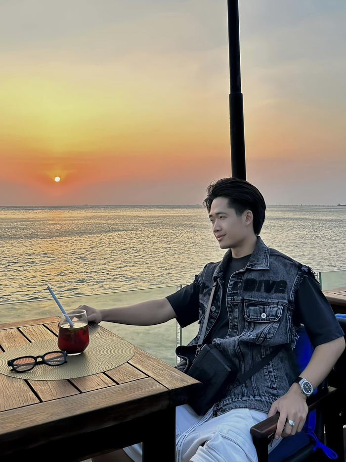 Vũ Đình Đức hiện là chủ của chuỗi salon 46 chi nhánh khắp trong Nam ngoài Bắc