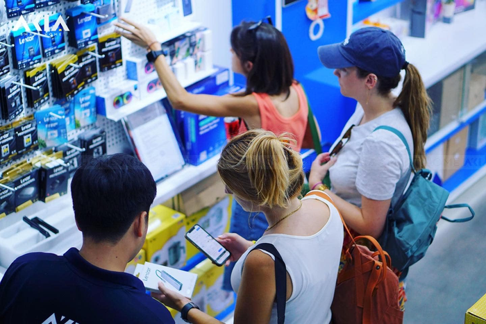 Trải nghiệm dịch vụ chuyên nghiệp và sản phẩm chính hãng tại cửa hàng của AKIA SMART HOME