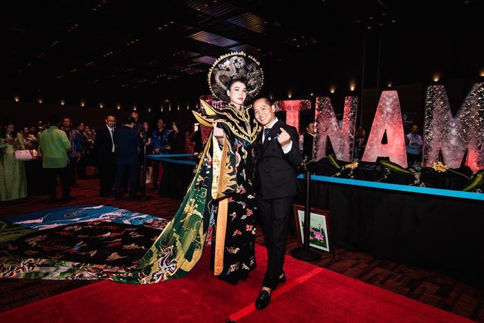 Á hậu Hoàng Thùy Anh và CEO SMT – Huấn luyện viên quốc tế Đặng Tiến Thuận