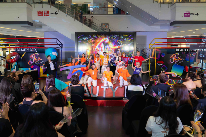 Thông điệp FLEX CHẤT RIÊNG được lan tỏa vô cùng cuồng nhiệt và màu sắc