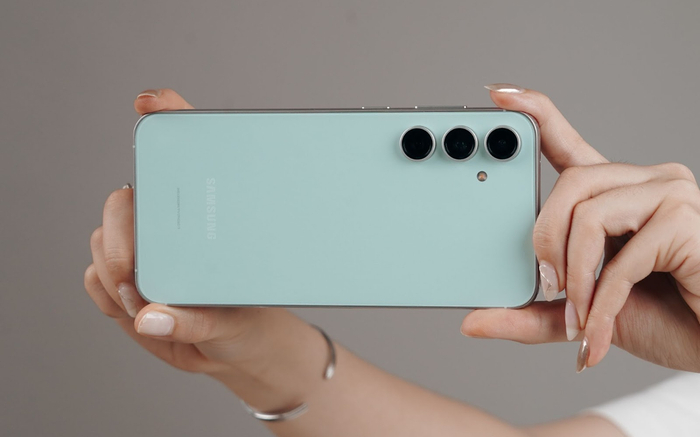 'Đại minh tinh' Galaxy S23 FE: trải nghiệm thiết kế chuẩn cao cấp Ảnh 2