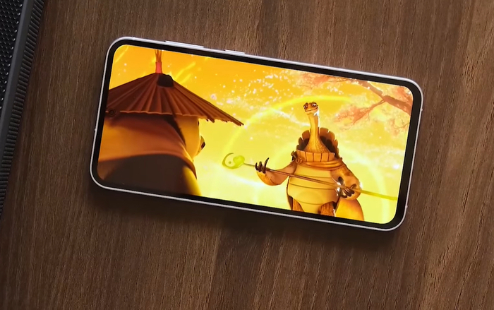 Không như hoa dâm bụt, Galaxy S23 FE 'vừa đỏ vừa thơm' Ảnh 2