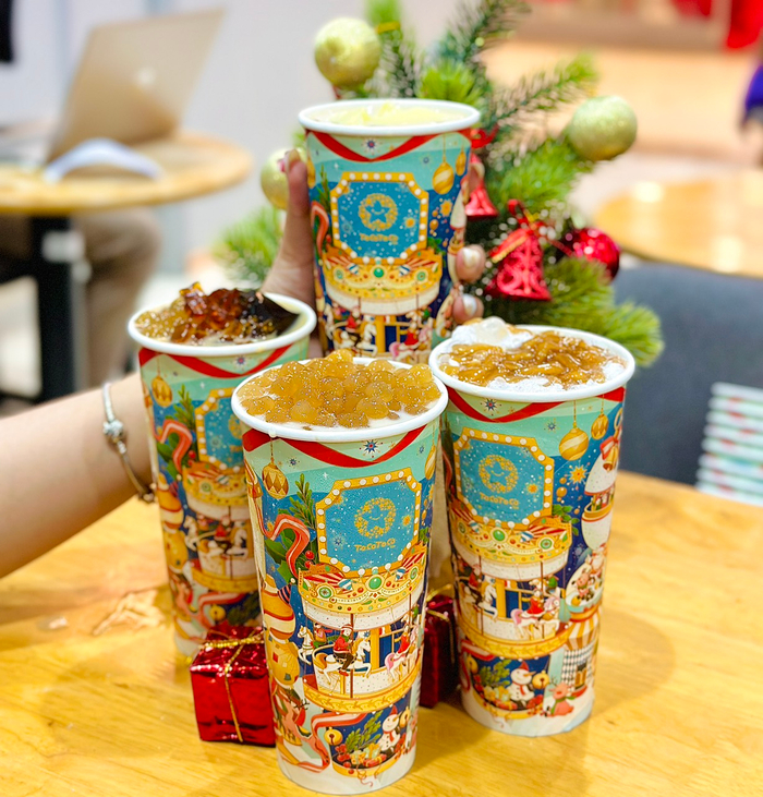 Ly Giáng Sinh năm 2023 nhà ToCoToCo phủ sóng toàn mạng xã hội với thiết kế lung linh như đang lạc vào xứ sở diệu kỳ