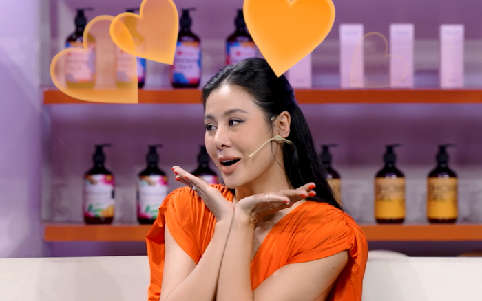 Nam Thư nhả vía thoát ế cùng siêu quà PlayStation 5 tại Chuyện Vui Sốp Pi 10.10 Ảnh 2