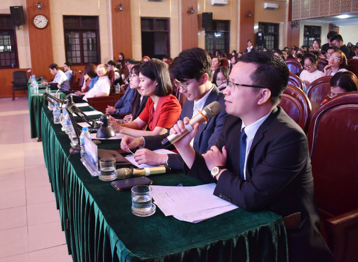 CEO Tony Vũ - Nhà sáng lập job3s.vn trở thành vị giám khảo khách mời đặc biệt tại đêm chung kết (người đầu tiên từ phải sang)