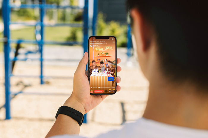 Loạt sản phẩm chính hãng giảm 50% cùng các hoạt động giải trí vui nhộn của “11 ngày livestream khủng” là thỏi nam châm thu hút rất nhiều người dùng trong dịp siêu sale 11.11 lần này.