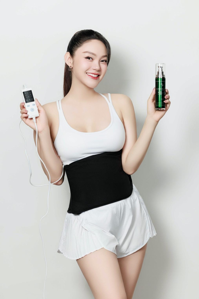 Trên trang cá nhân, Minh Hằng chia sẻ nhiều hình ảnh chăm chỉ của mình.&nbsp;