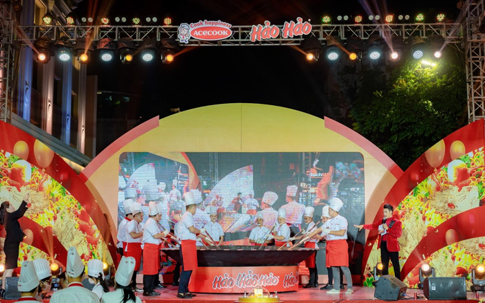 Hảo Hảo xác lập kỷ lục 'Chảo mì xào hải sản dát vàng lớn nhất Việt Nam' Ảnh 2