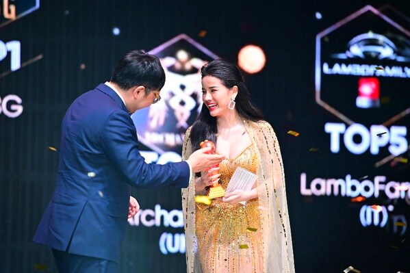 BB&BG thắng giải 'Global Top Family – Gia tộc hàng đầu toàn cầu'