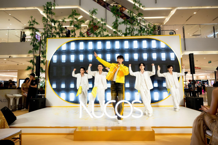 Isaac cháy hết mình với 5 bài hát tại sự kiện&nbsp;