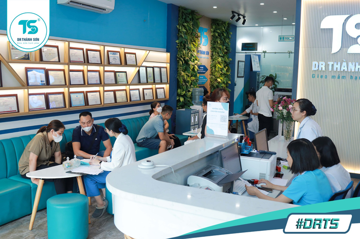 Tổng quan tầng 1 phòng khám Dr Thành Sơn