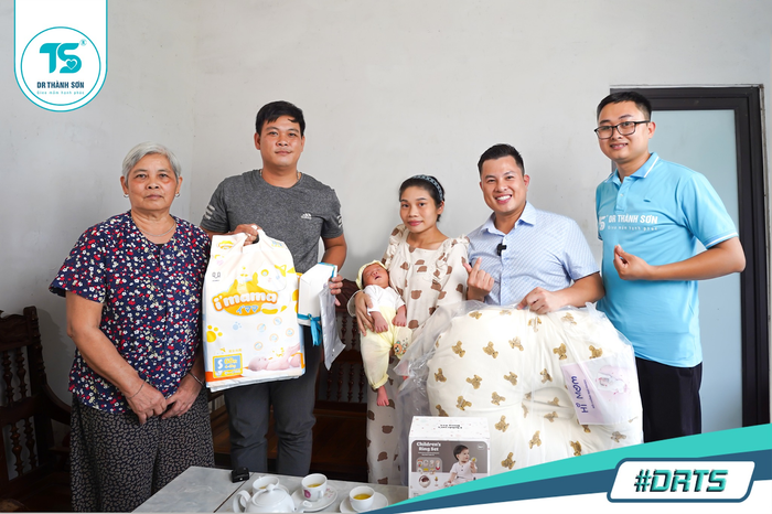 Hành trình bác sĩ Thành Sơn đến thăm các gia đình được phòng khám hỗ trợ thành công