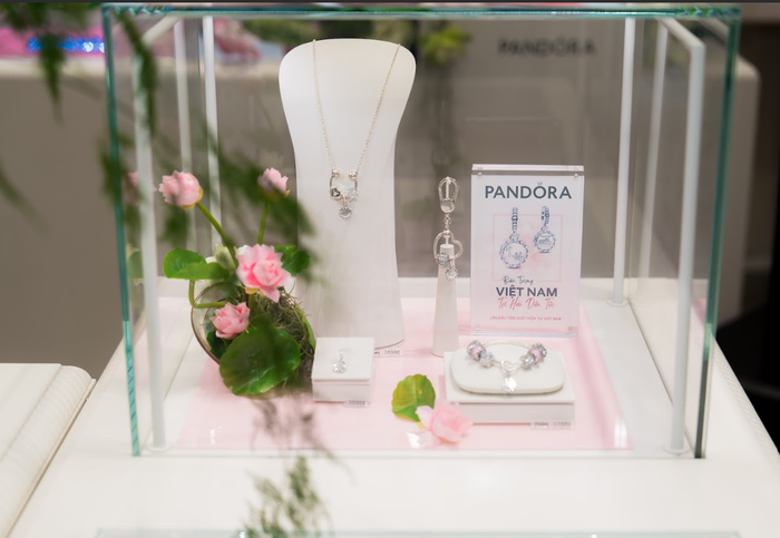 Hình ảnh Viên charm mang biểu tượng Việt Nam 