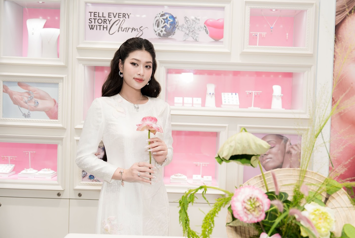 Hoa hậu Hòa Bình Việt Nam Đoàn Thiên Ân  