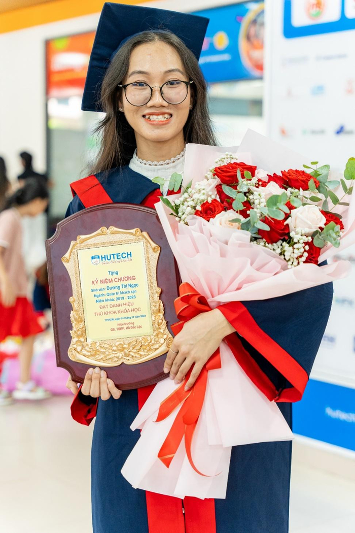 Dương Thị Ngọc - tân thủ khoa khóa học ngành Quản trị khách sạn có việc làm yêu thích ngay khi chưa tốt nghiệp