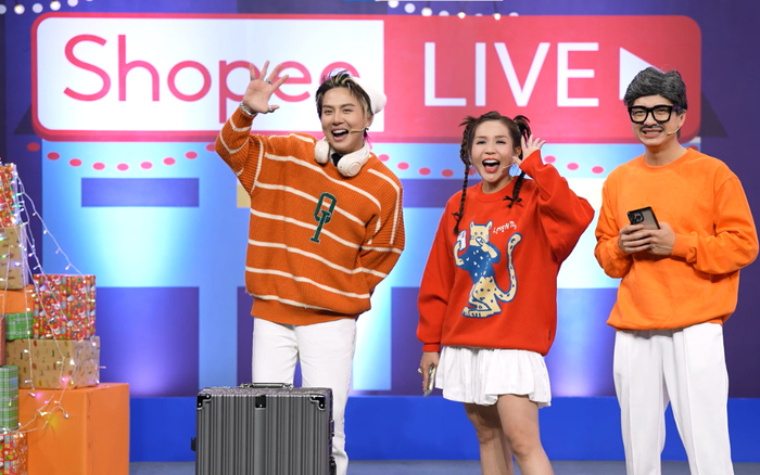 Mừng Giáng Sinh, Duy Khánh 'chơi lớn' khao siêu quà PlayStation 5 đến 100 triệu đồng Ảnh 2