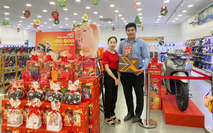 Check-in nhận ngay xe SH mode tại 'TRẠM HẠNH PHÚC' của Biti's Ảnh 2