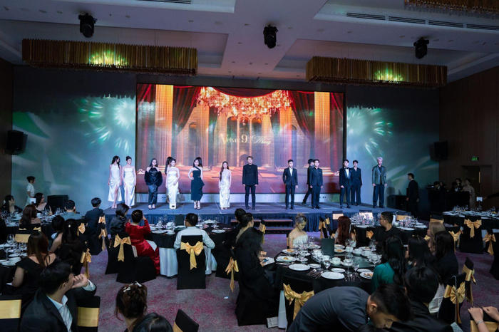 “Dạ tiệc VELVET9: Nhung” được tổ chức hoành tráng, quy mô bởi chính sinh viên Quan hệ công chúng HUTECH