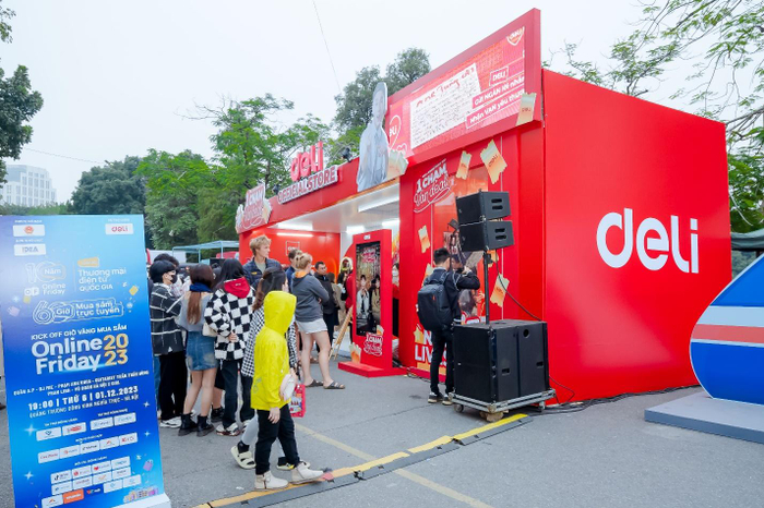 Hoạt động livestream tại sự kiện khiến khách hàng thích thú