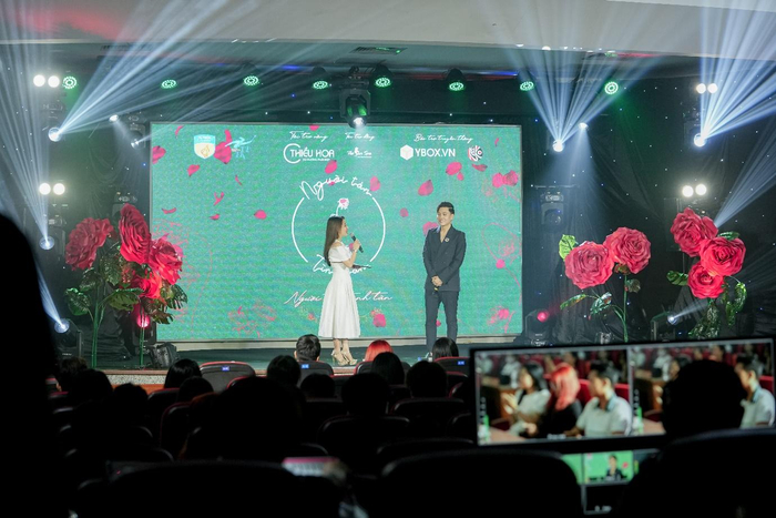 Đêm nhạc “Người tản tình tàn” do sinh viên Truyền thông HUTECH tổ chức 